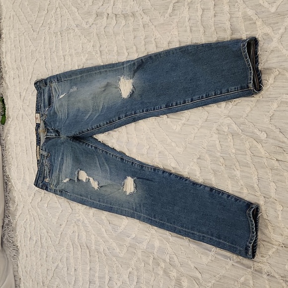 Medium wash, distressed AG "the stilt" cigarette skinny jeans size 28! - Picture 1 of 10